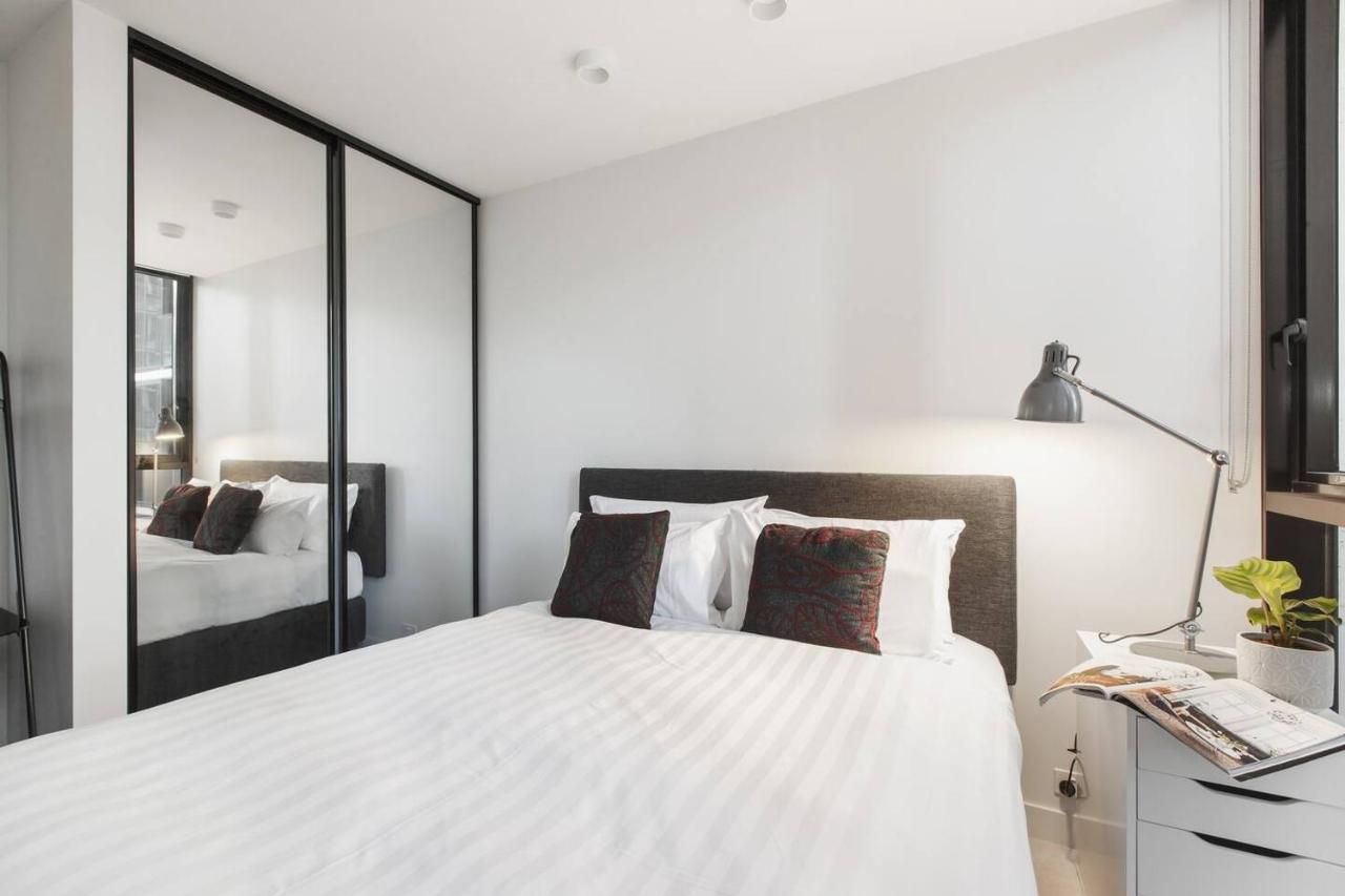 Central Sleek City Living Close To Everything Melbourne Buitenkant foto
