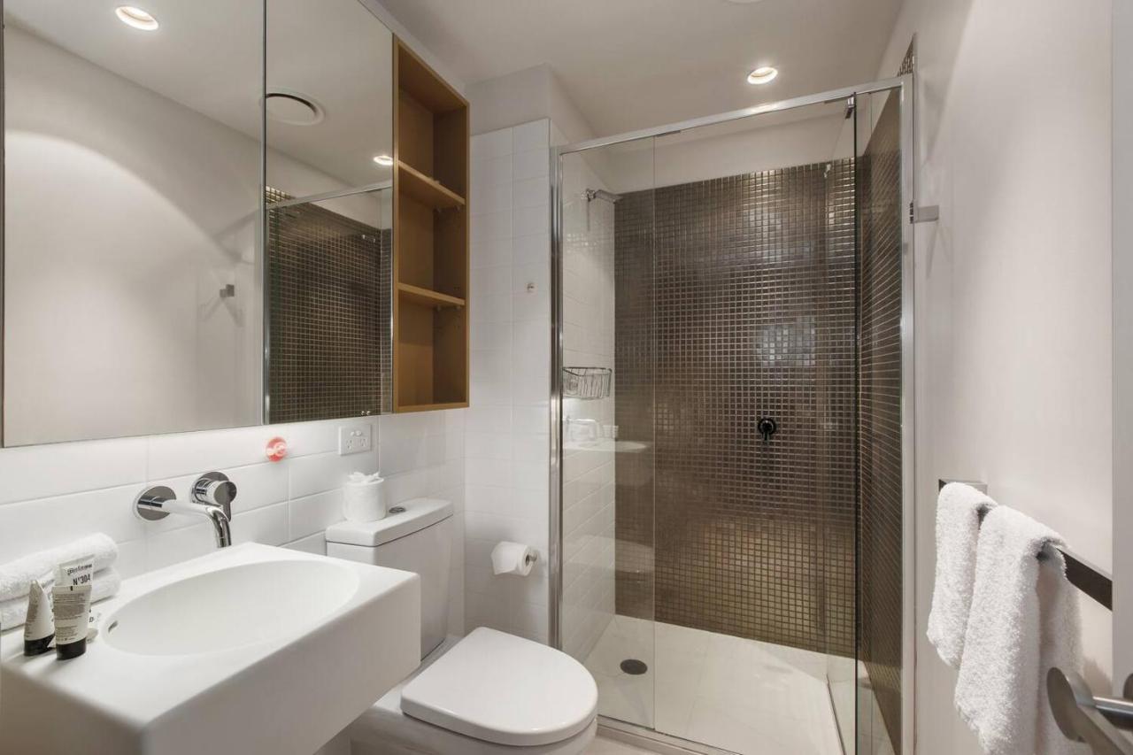Central Sleek City Living Close To Everything Melbourne Buitenkant foto