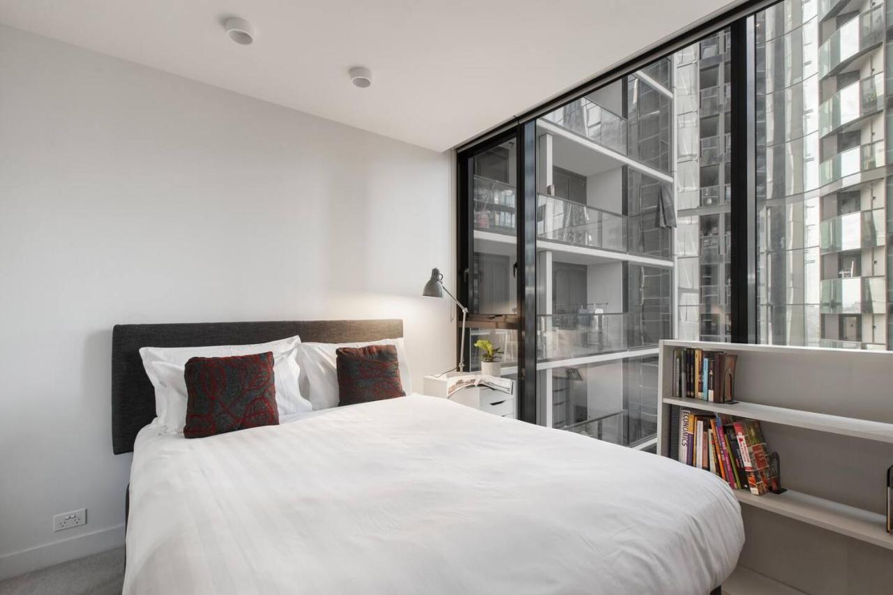 Central Sleek City Living Close To Everything Melbourne Buitenkant foto
